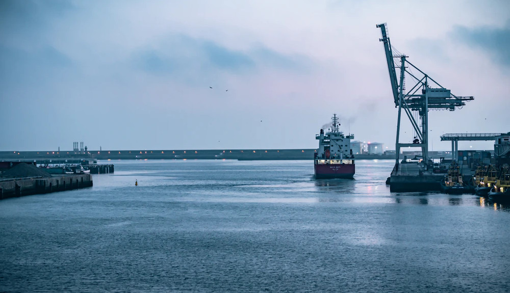 Vacatures in de haven van Antwerpen Brugge of Port of Antwerp Bruges